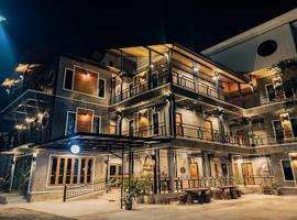 Nan Arena Place, hotel in Nan