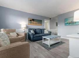 Friendly Native Retreat 2BD 1BR Walk to Beach