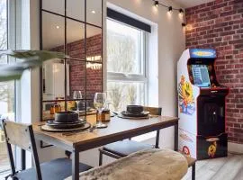 New Flat with PAC-MANIA & FREE PARKING