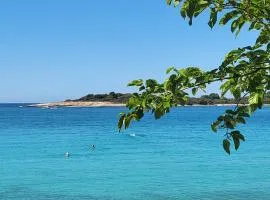 Margaret 150 METERS TO THE BEACH