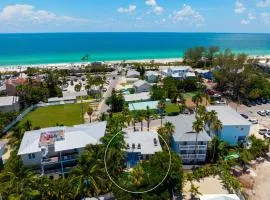 AMI Condo With Pool, Walk to Beach & Bridge St