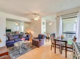 3 Mi to Dtwn Fort Worth! Condo w/ Hot Tub & Pool