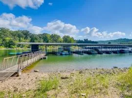 Table Rock Lake Condo Community Dock and Pool