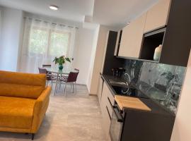 Rey Residence, villa en Nave San Felice