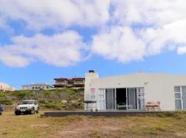 Oppi-stoepi In Struisbaai