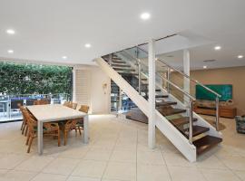 Alemar Close To Beach, Shops and Cafes Accom Holidays, hotel v destinaci Avoca Beach