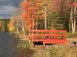 Hidden Lakefront Retreat, villa in Sherburne