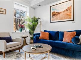 Entire Rowhome in Northwest Washington โรงแรมในวอชิงตัน