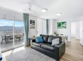 Cairns City Escape - Elevated Modern Haven with Pool