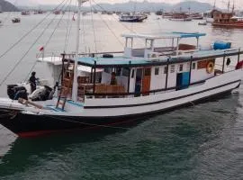 Labuan Bajo Boat Charter