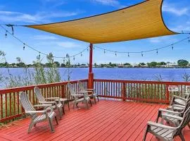 Beautiful Cozy Lakefront Homecasinoairportbeach