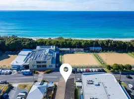 Ocean Echoes Coffs Harbour- Short walk to the beach, Cafes and clubs!