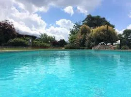schönes Ferienhäuschen in ruhiger Lage für max. 4 Personen mit Pool