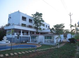 Hotel Reemz, hotel di Chiplun