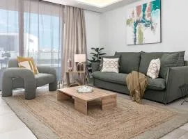 INF31J - Stunning holiday home next to beach