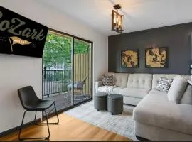 Lakeside Bliss 1BR Enchanting Master Suite