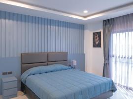 Three One East, hotel en Nong Prue