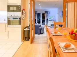 Stylish Coastal Home, Pets & Parking By Adliv, hotel a Margate