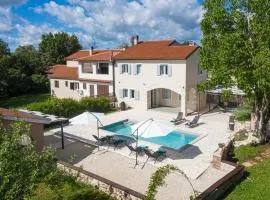 Villa Stora kuća
