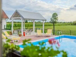 Green Oasis Estate with Private Pool and Backyard near Zagreb