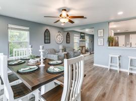 Brownwood Family Home - 2 Mi to Public Marina!, ξενοδοχείο σε Lake Brownwood
