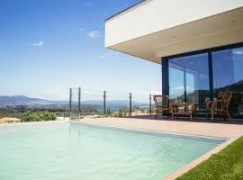 Villa Amores Riverview - Your Scenic Getaway - uChill
