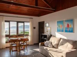 Piso superior:casa aconchegante à beira mar XS7441