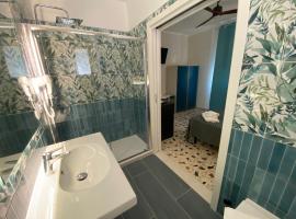 Cinquestelle Albergo del centro storico, hotel in Palinuro