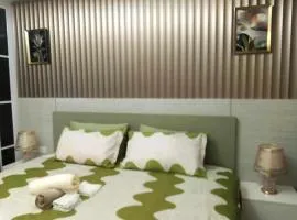 1 Bedroom Condo Unit Near MOA with Netflix and WIFI