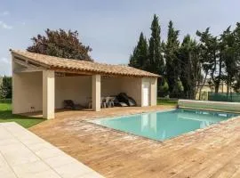 Villa spacieuse avec piscine à Saint-Laurent-la-Vernède