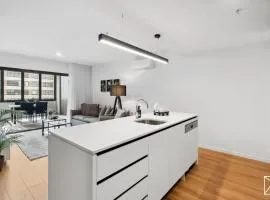 Modern luxurious unit in the heart of Dickson