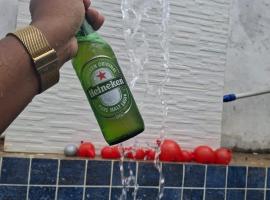 Espaço com piscina, khách sạn ở Camaçari