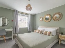 Montpellier Courtyard