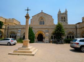 St. George’s Cathedral Pilgrim Guesthouse – Jerusalem, hotel a Jerusalem