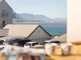 Sea-View Studio - Hermanus Waterfront Apartments