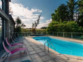 Hôtel Kastell Dinec'h, hotel v destinaci Minihy-Tréguier