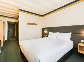 Statesman Hotel