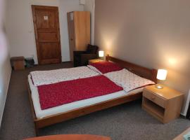 Penzion a restaurace U Knoppa, hotel in Opava