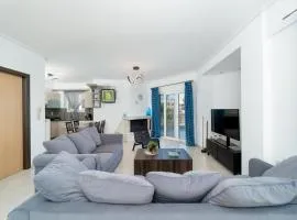 Apollonian villa