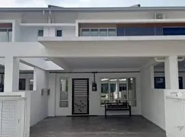 Hazzar Homestay Sendayan