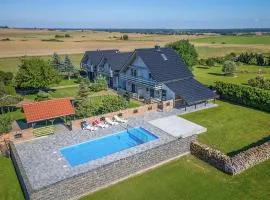 Gorgeous Home In Darlowo With Wifi