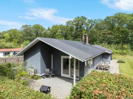 Beautiful Home In Ebeltoft With Wifi, hotel en Ebeltoft