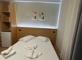 Zina Rooms 1 minute away from the beach, hotel Durrësben