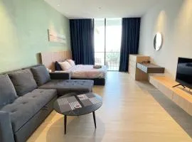 Freedom Flamingos-RoxyBeachApt