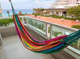 Brisas Shores 209 Beachfront Apartment with terrace, Cancun Hotel Zone, 1 bedroom, hotell i Cancún