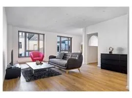 Lux City center Cosy 2 Bedroom Apartment with private Parking