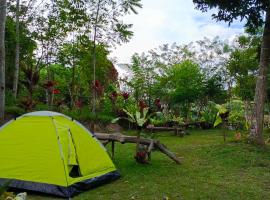 Genius Level Only Camp, campeggio di lusso a Bukittinggi