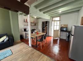 Le Plaisancier Bourguignon, hotel v destinaci Saint-Fargeau