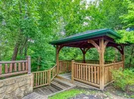 Mountain Charm- Hot Tub, Game Room, Theater Room, free Attraction Tickets!!!