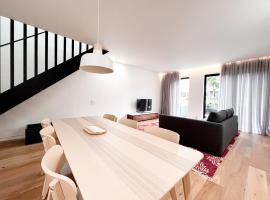 Modern, Charming, Spacious 3-Bedroom Retreat in Brooklyn with Rem-casa, casa per le vacanze a Brooklyn